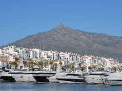 Yates en Puerto Banús